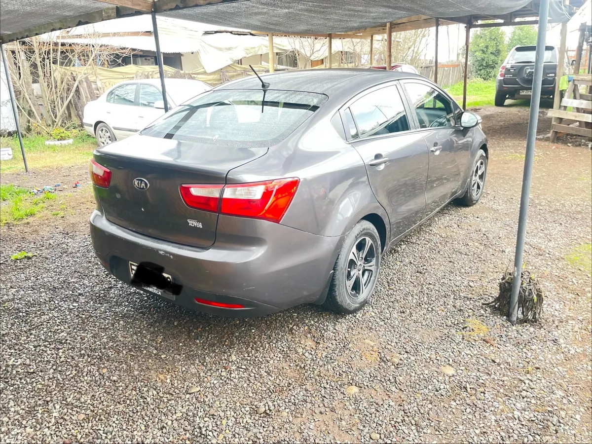 KIA MOTORS RIO 4 1.4 Ex Mt año 2014