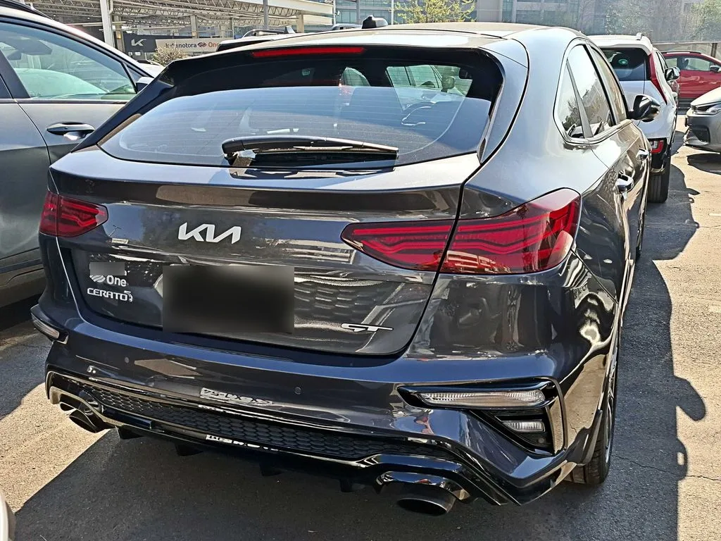 Kia Cerato 5 Gt año 2022