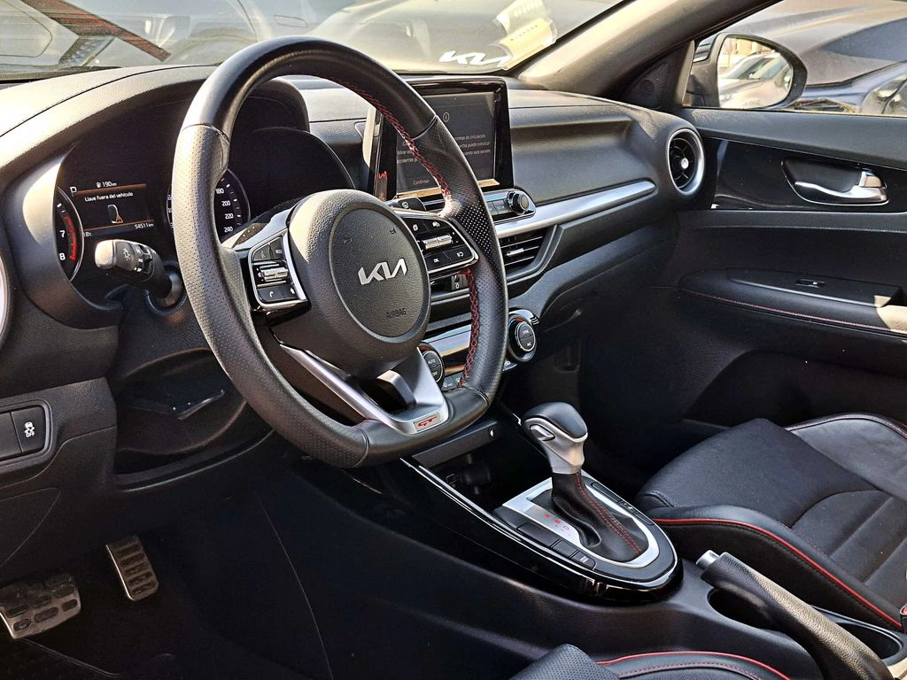 Kia Cerato 5 Gt año 2022
