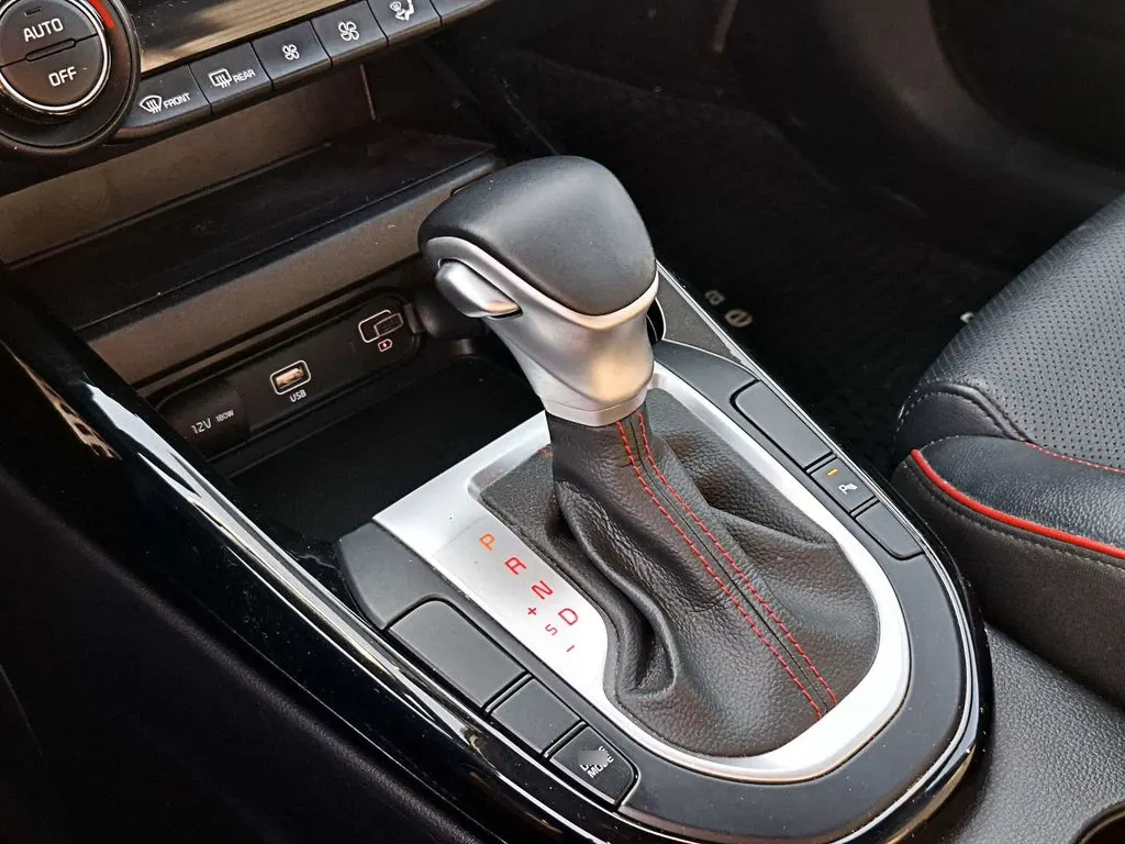 Kia Cerato 5 Gt año 2022