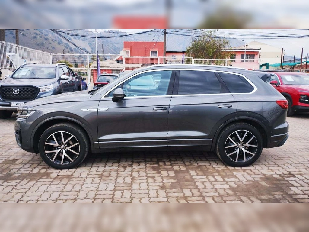 Volkswagen Touareg 3.0 V6 Tdi Diesel R-Line 4wd At 5p año 2019