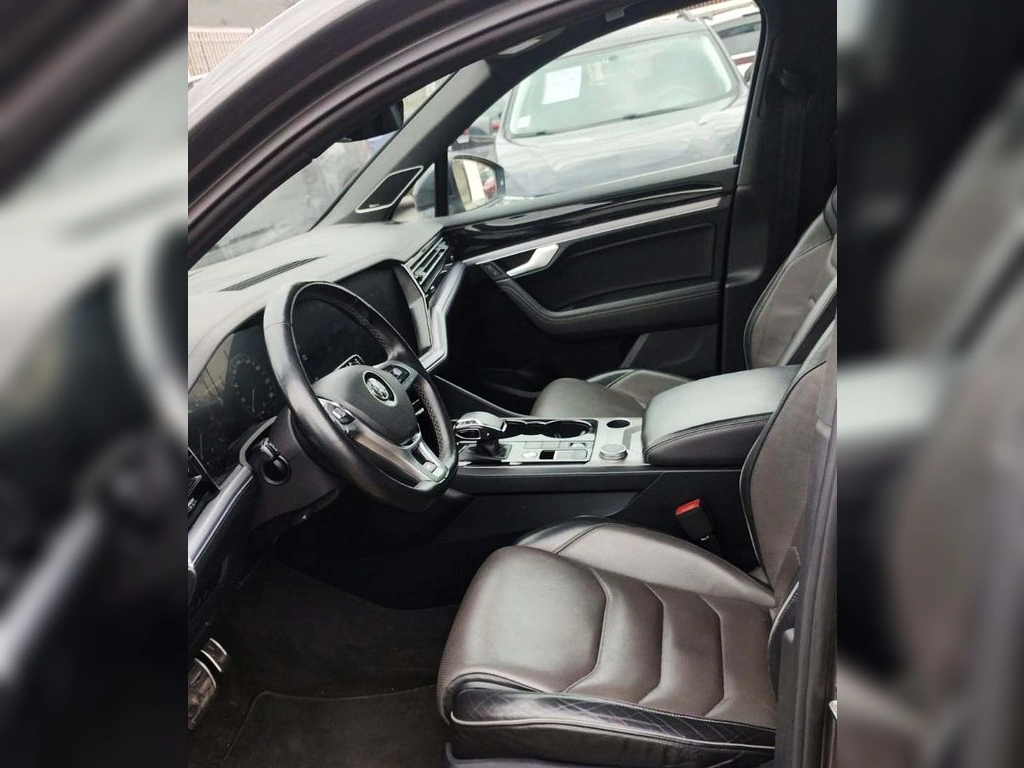 Volkswagen Touareg 3.0 V6 Tdi Diesel R-Line 4wd At 5p año 2019