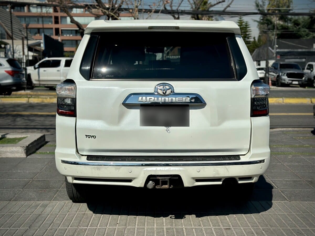 Toyota 4 Runner Limited año 2014