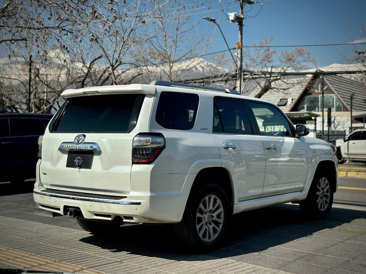 Toyota 4 Runner Limited año 2014