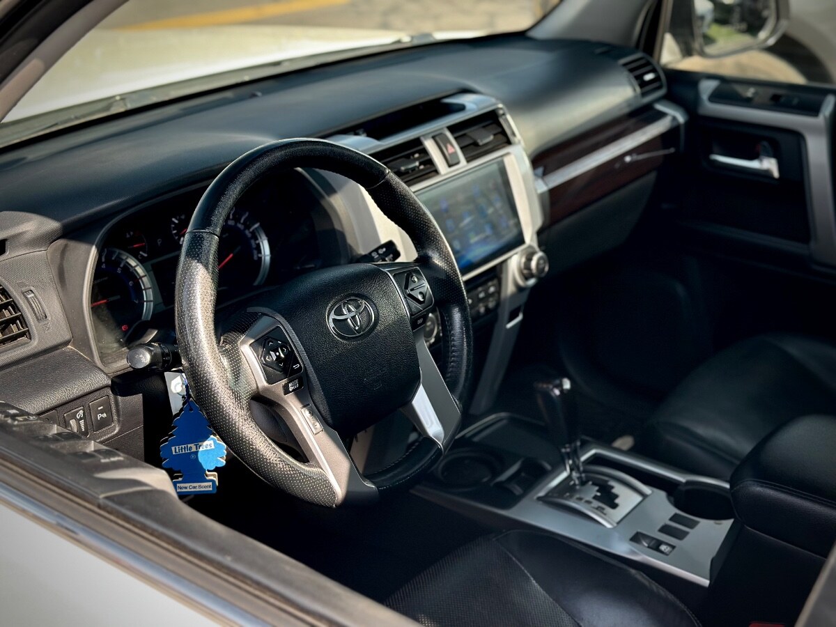 Toyota 4 Runner Limited año 2014
