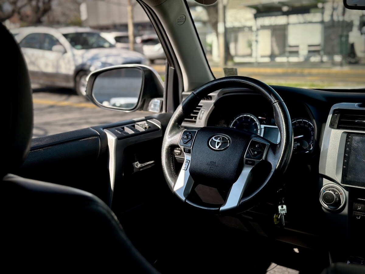 Toyota 4 Runner Limited año 2014