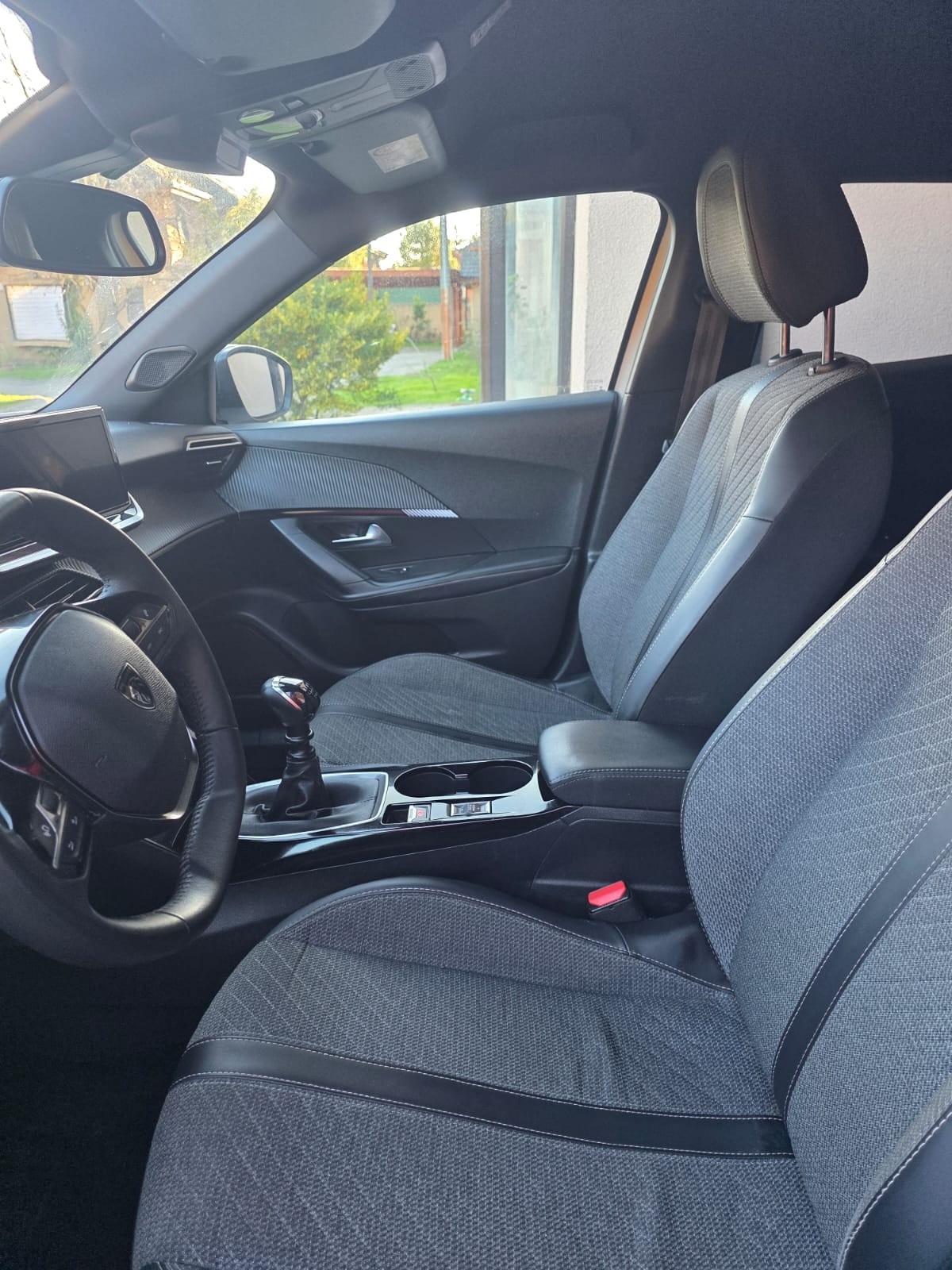 PEUGEOT 2008 1.2 Active Pack Puretech 130 Mt año 2024