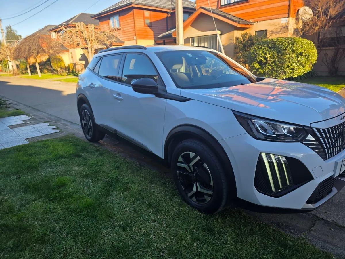 PEUGEOT 2008 1.2 Active Pack Puretech 130 Mt año 2024