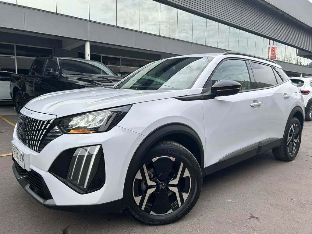 Peugeot 2008 1.2 Allure Pack Puretech 130 4x2 At 5p año 2024