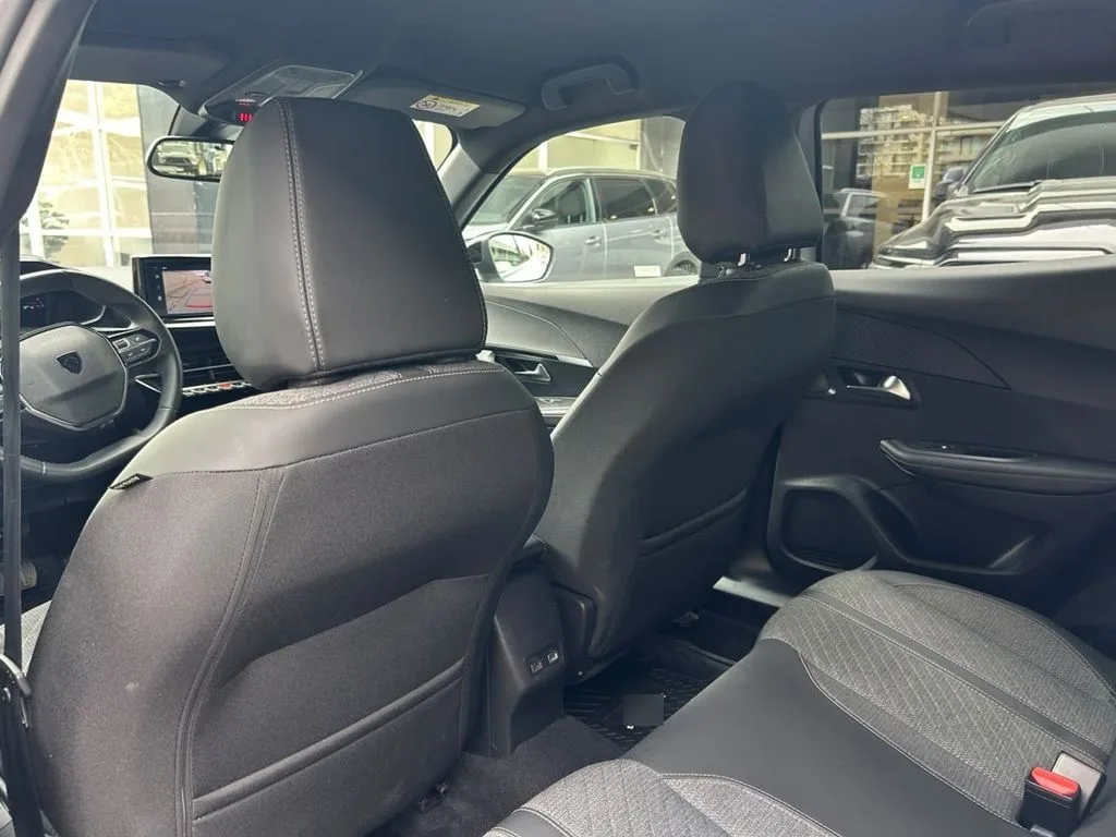 Peugeot 2008 1.2 Allure Pack Puretech 130 4x2 At 5p año 2024