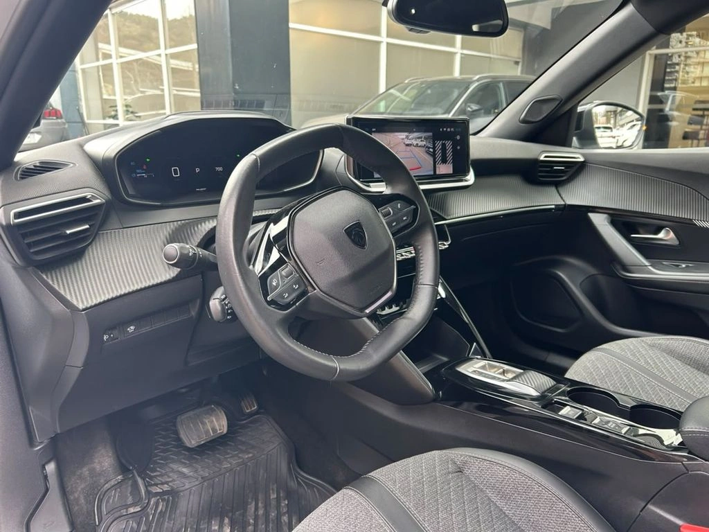 Peugeot 2008 1.2 Allure Pack Puretech 130 4x2 At 5p año 2024