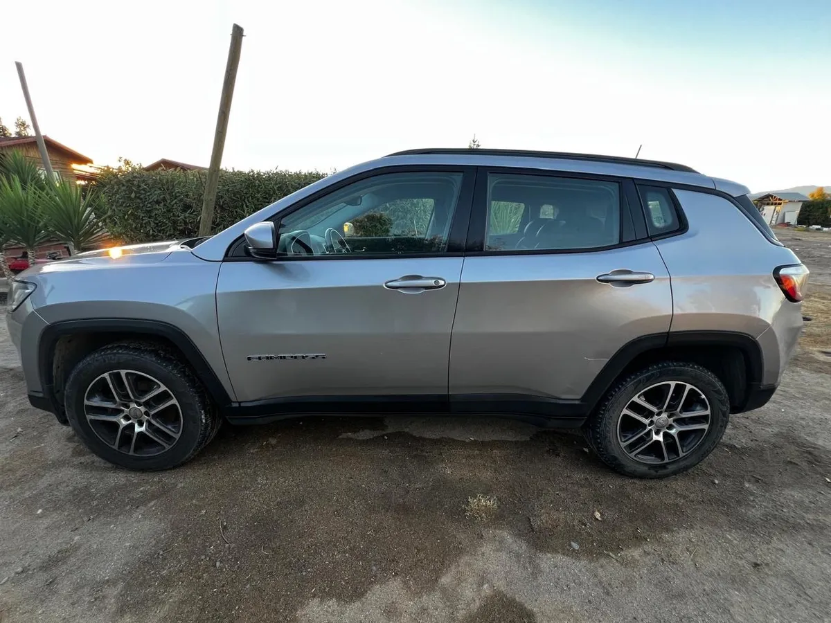 JEEP COMPASS 2.4 Sport Mt año 2021