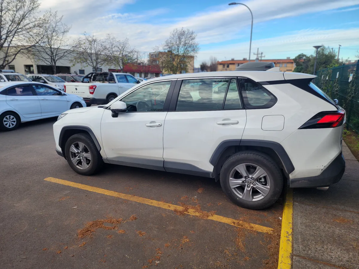 TOYOTA RAV4 2.0 Le Mt año 2023