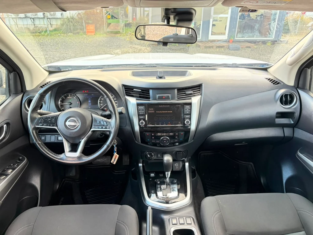 Nissan Navara D Cab 4x4 2.3 At año 2023