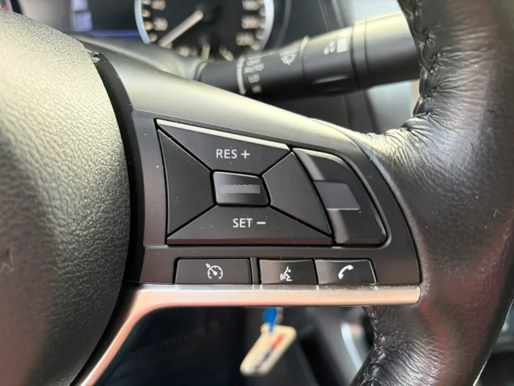 Nissan Navara D Cab 4x4 2.3 At año 2023
