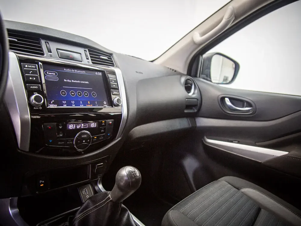Nissan Navara Xe 4x2 2.3 Mt año 2024