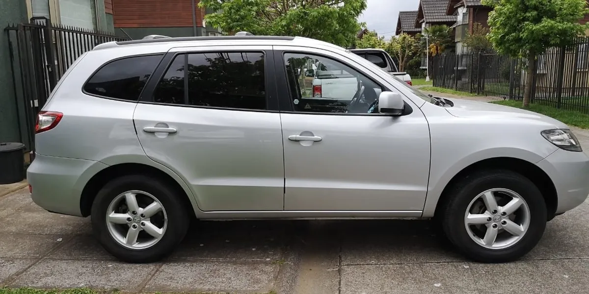 HYUNDAI SANTA FE 2.7 Gls 4wd At año 2010