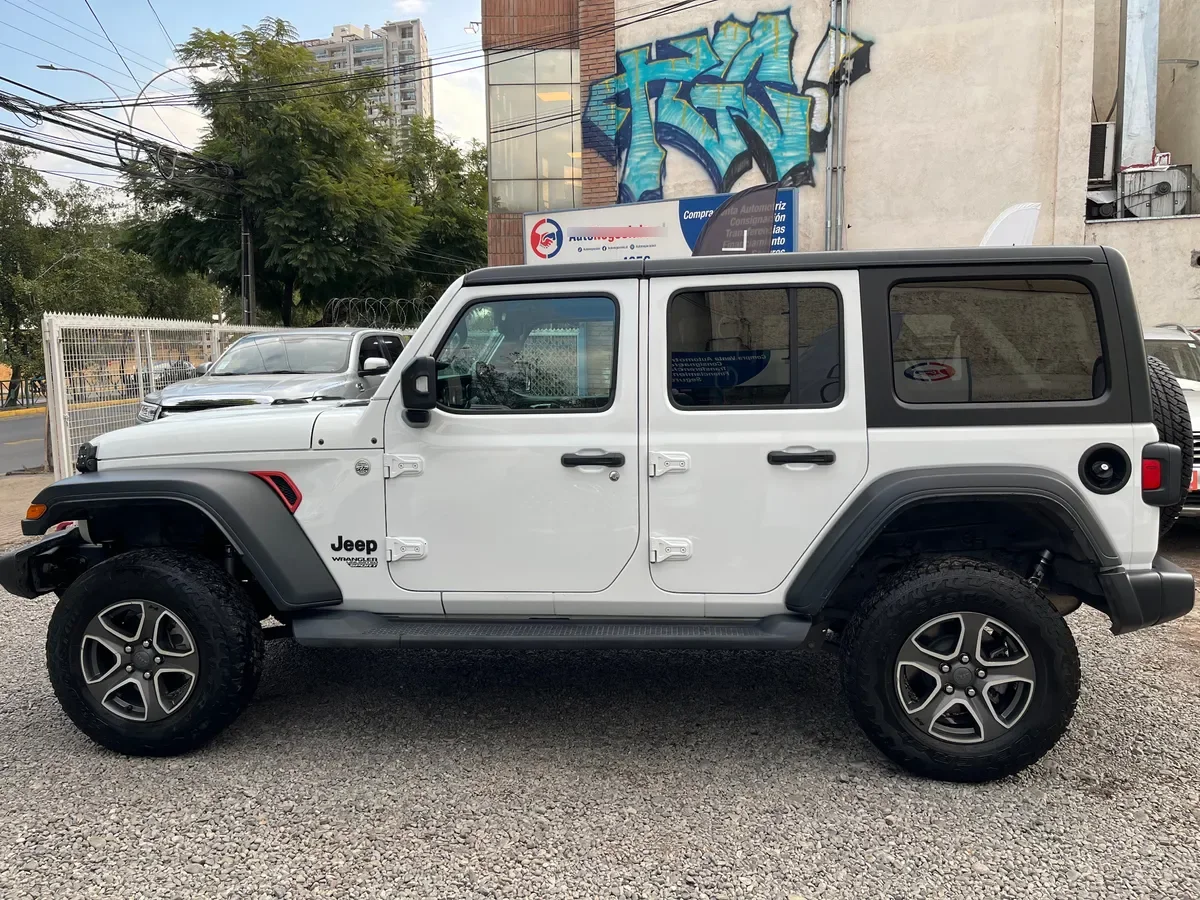 Jeep Wrangler 3.6 Unlimited Rubicon At 4x4 año 2022