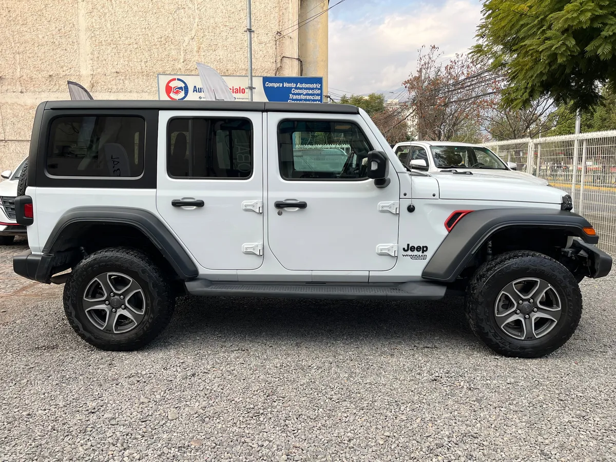 Jeep Wrangler 3.6 Unlimited Rubicon At 4x4 año 2022