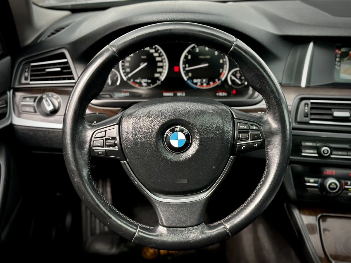 BMW 520i Exectuve año 2014