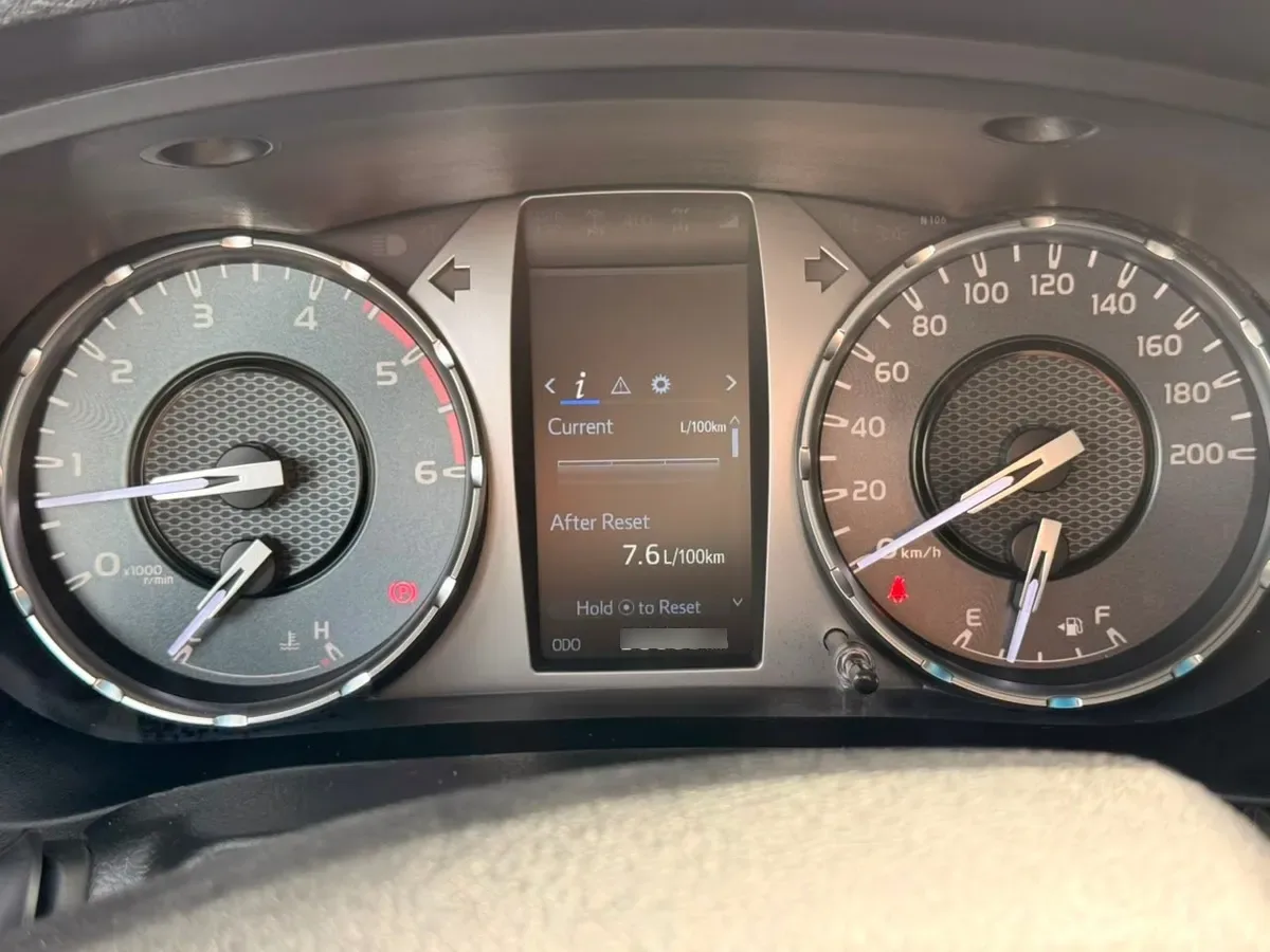 TOYOTA HILUX 2.4 Dx Mt Diesel año 2024