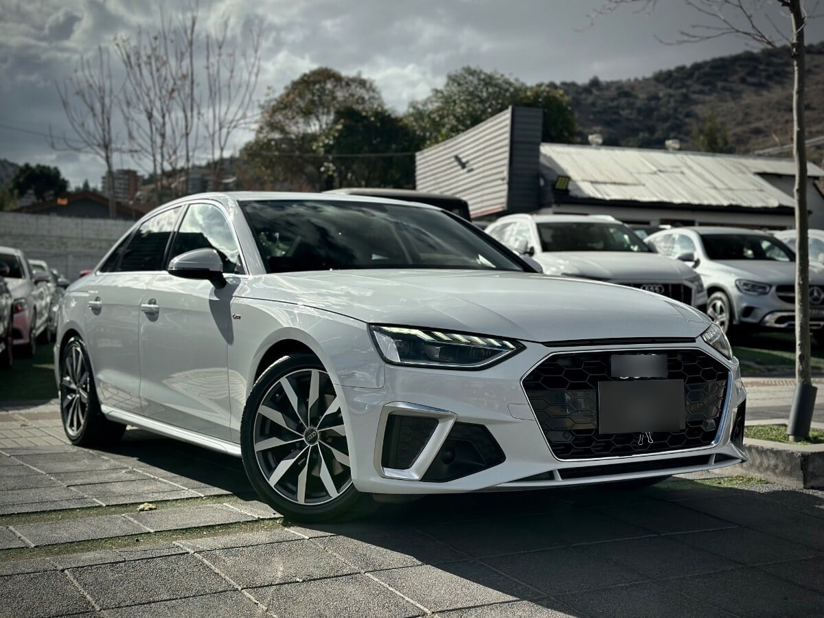 Audi A4 S Line año 2023