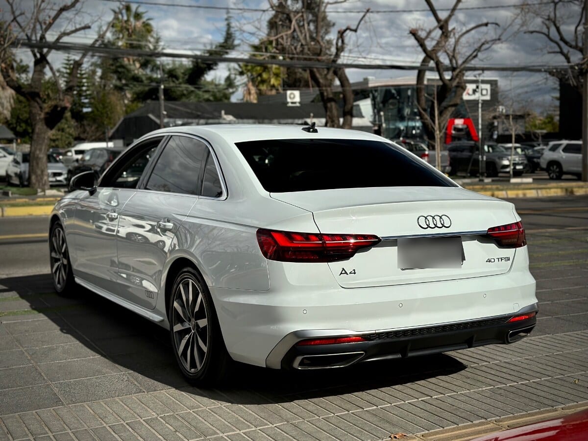 Audi A4 S Line año 2023