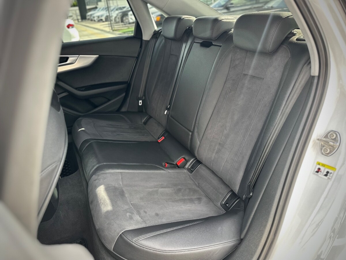 Audi A4 S Line año 2023