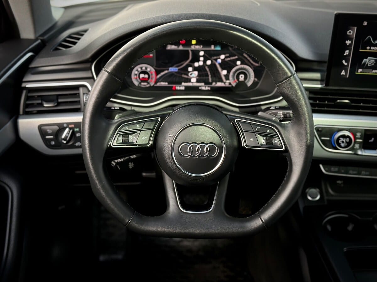 Audi A4 S Line año 2023