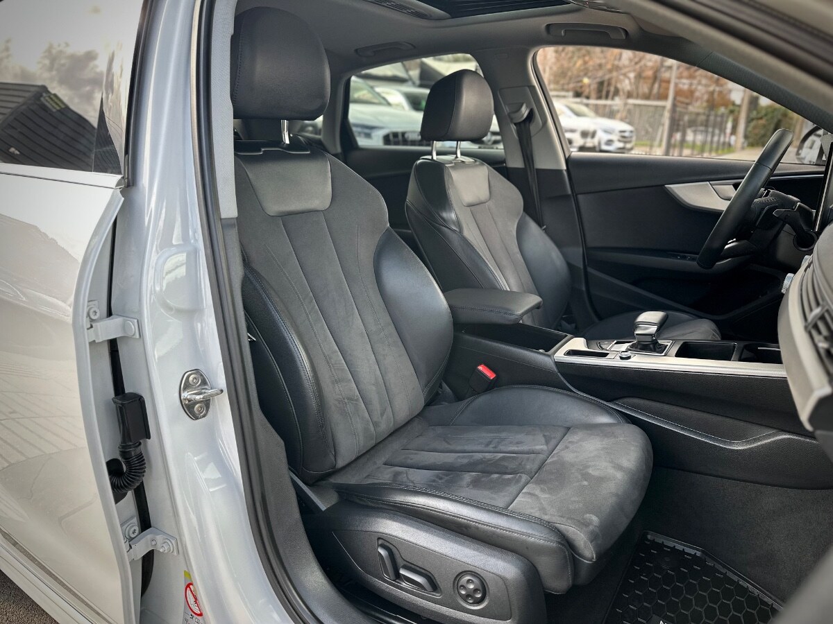 Audi A4 S Line año 2023
