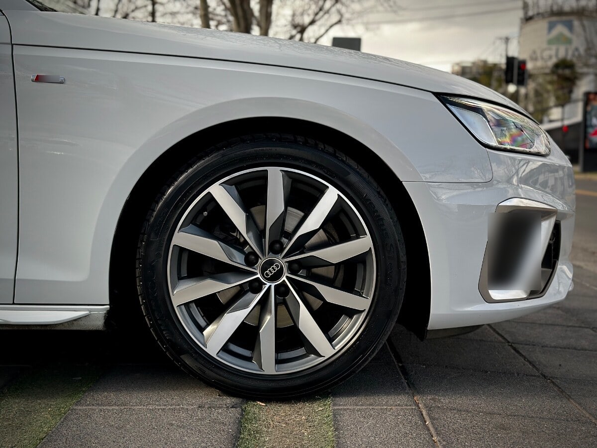 Audi A4 S Line año 2023