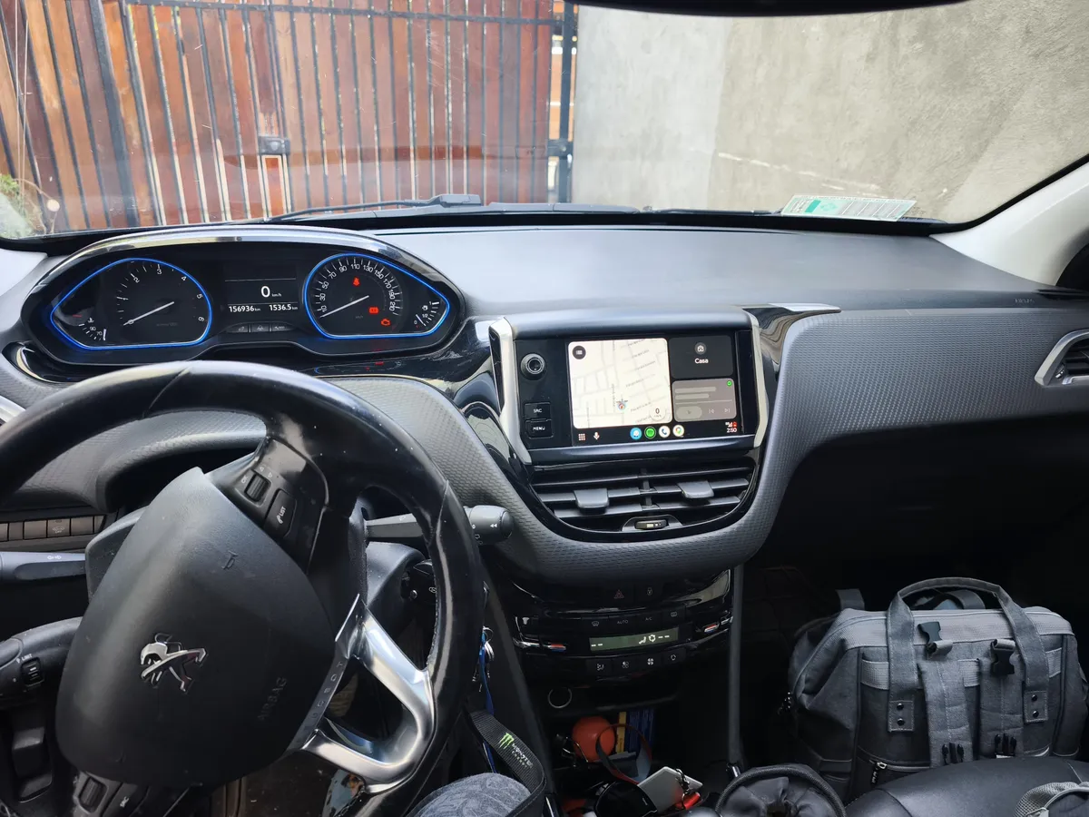Peugeot 2008 1.6 Atallure Bluehdi 100hp E6 Mt Diesel año 2018