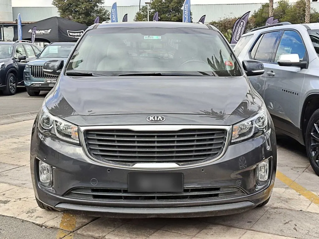 Kia Grand Carnival Ex 3.3 At año 2018