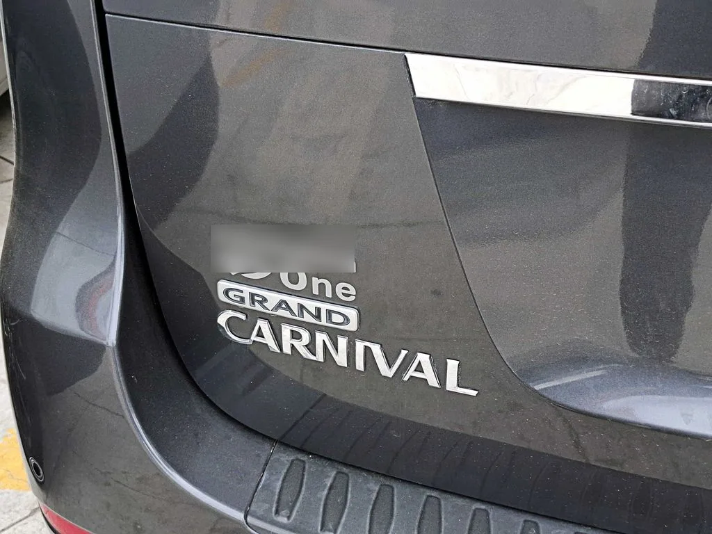 Kia Grand Carnival Ex 3.3 At año 2018