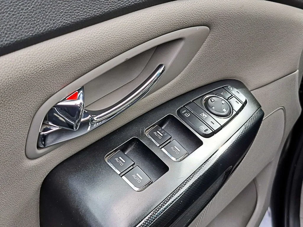 Kia Grand Carnival Ex 3.3 At año 2018