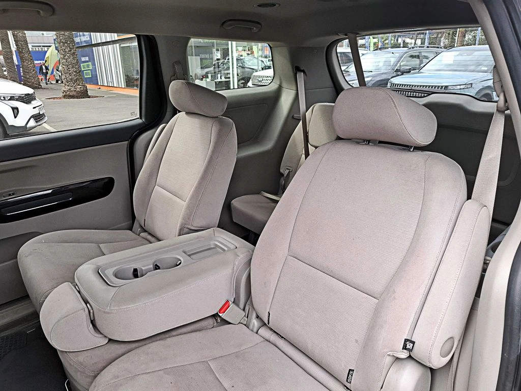 Kia Grand Carnival Ex 3.3 At año 2018