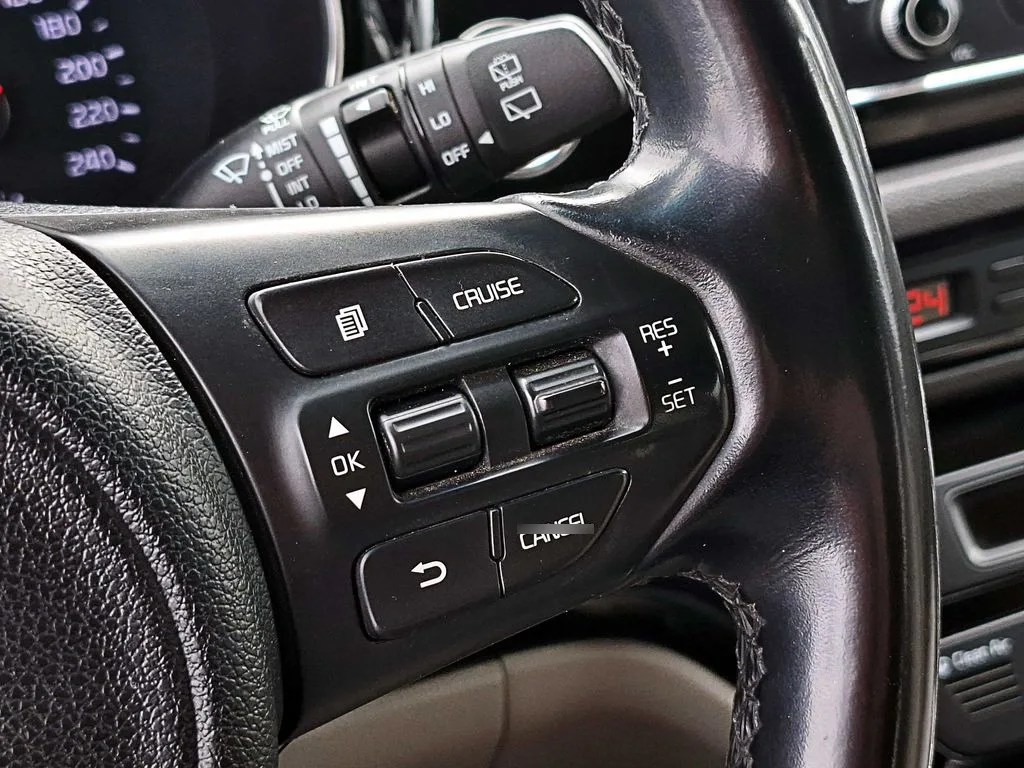 Kia Grand Carnival Ex 3.3 At año 2018