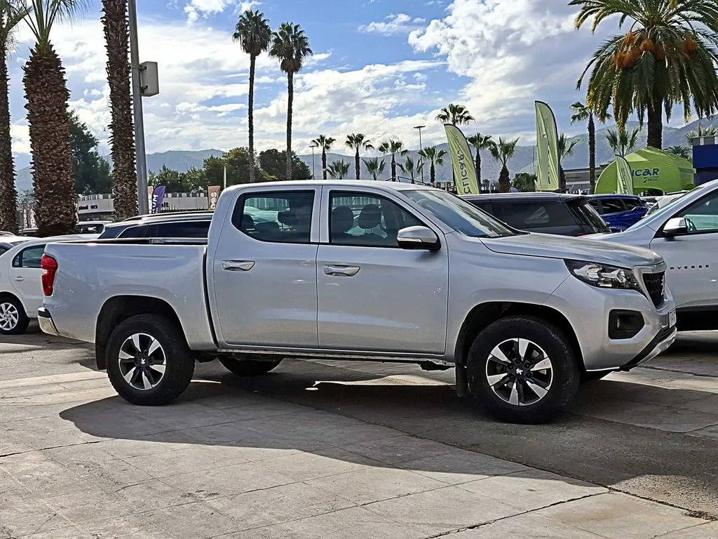 Peugeot Landtrek 2.2 Active Bluehdi Diesel 4x4 At 4p año 2025