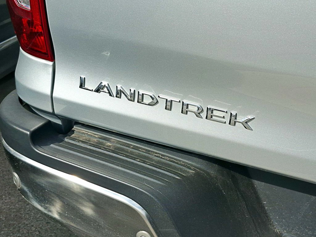 Peugeot Landtrek 2.2 Active Bluehdi Diesel 4x4 At 4p año 2025