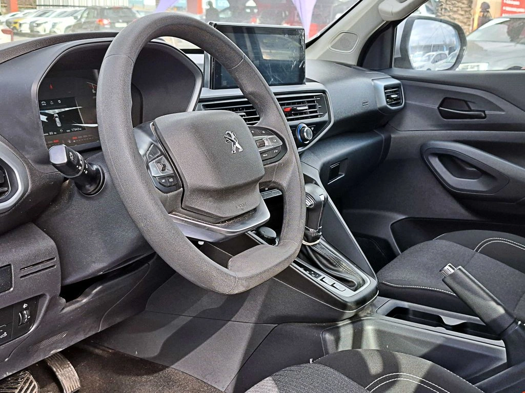Peugeot Landtrek 2.2 Active Bluehdi Diesel 4x4 At 4p año 2025