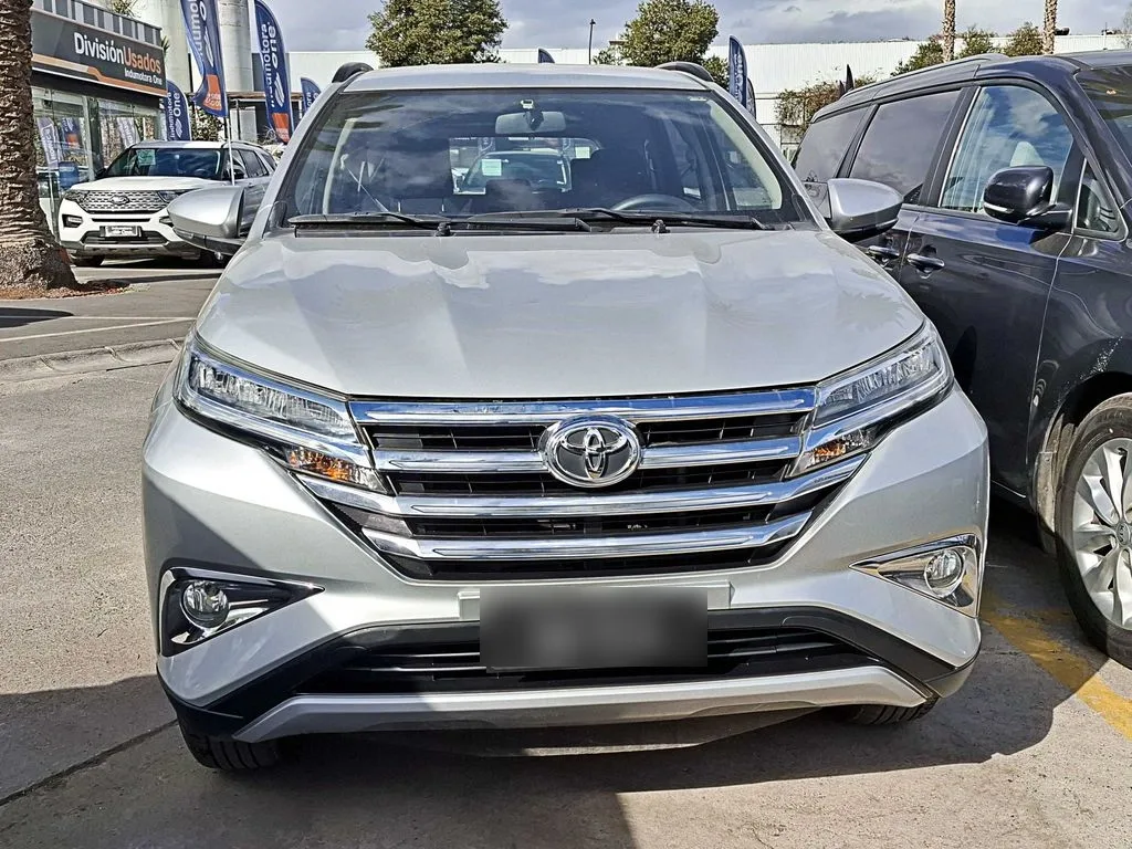 Toyota Rush 1.5 Xli 4x2 Mt 5p año 2022