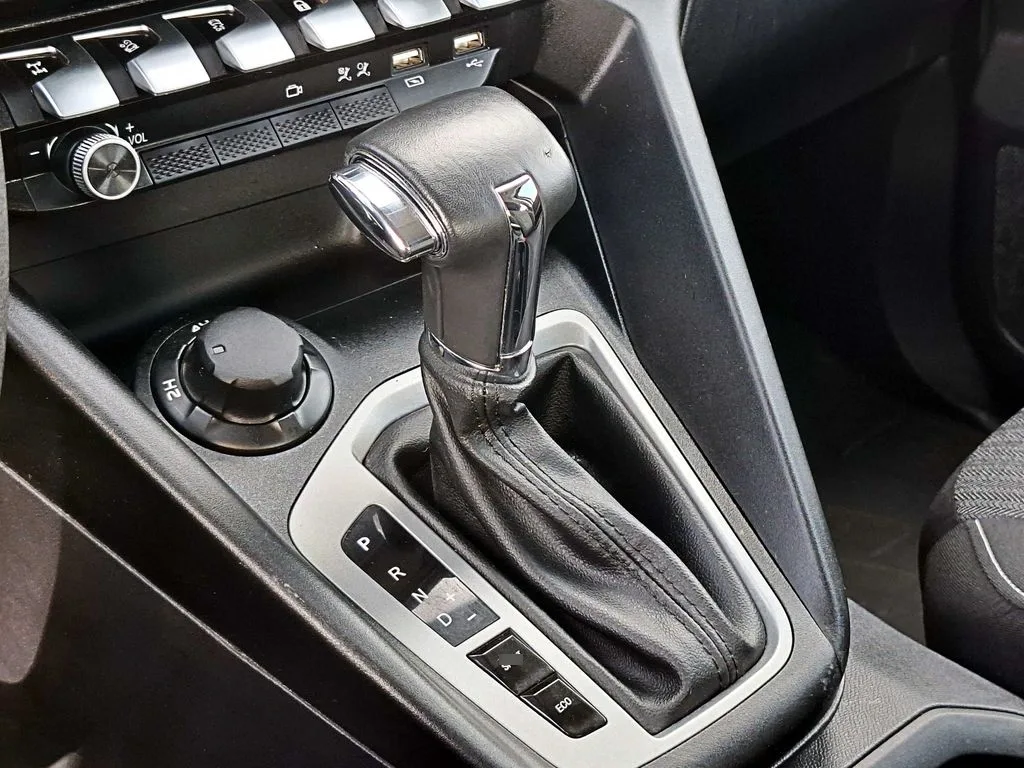 Peugeot Landtrek 2.2 Active Bluehdi Diesel 4x4 At 4p año 2025