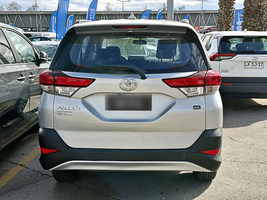 Toyota Rush 1.5 Xli 4x2 Mt 5p año 2022