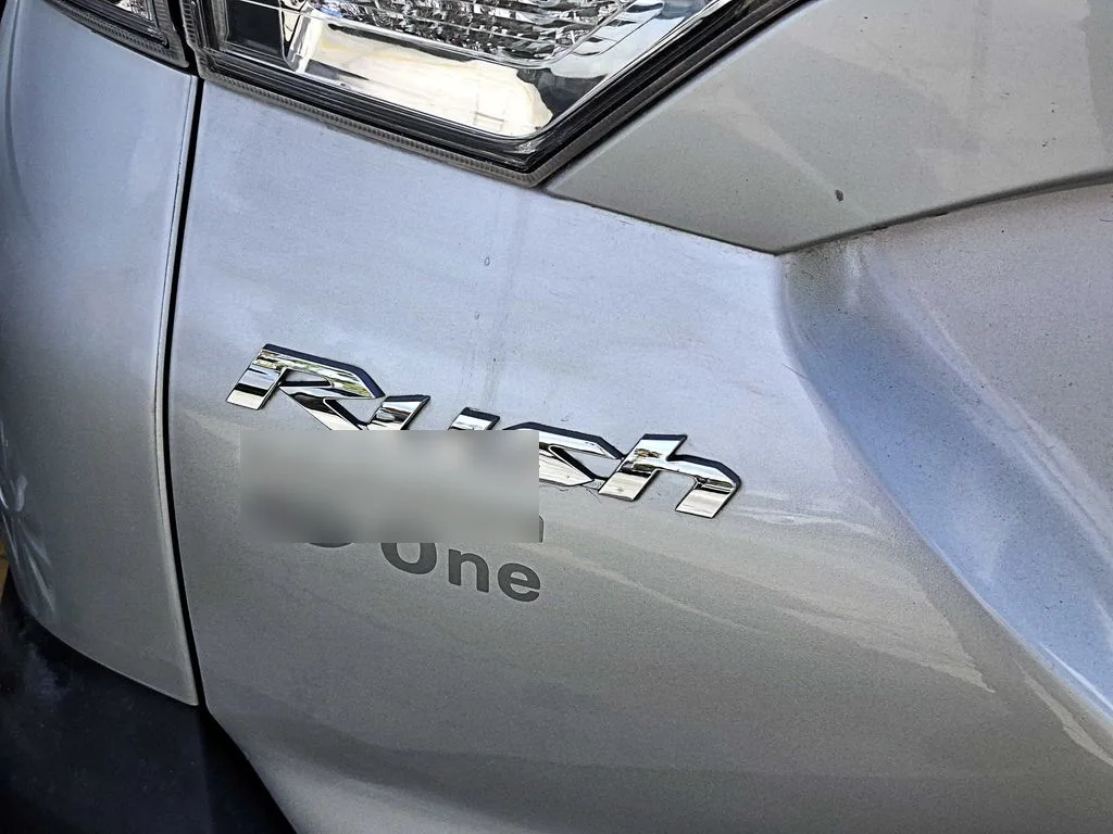 Toyota Rush 1.5 Xli 4x2 Mt 5p año 2022