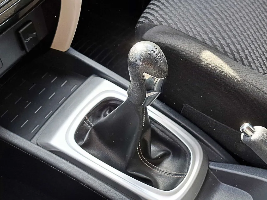 Toyota Rush 1.5 Xli 4x2 Mt 5p año 2022