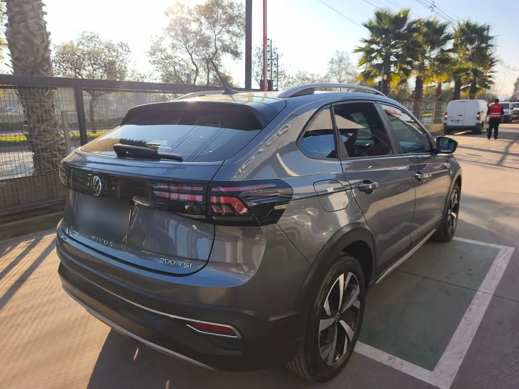 Volkswagen Nivus 1.0t At Tsi Higline año 2022