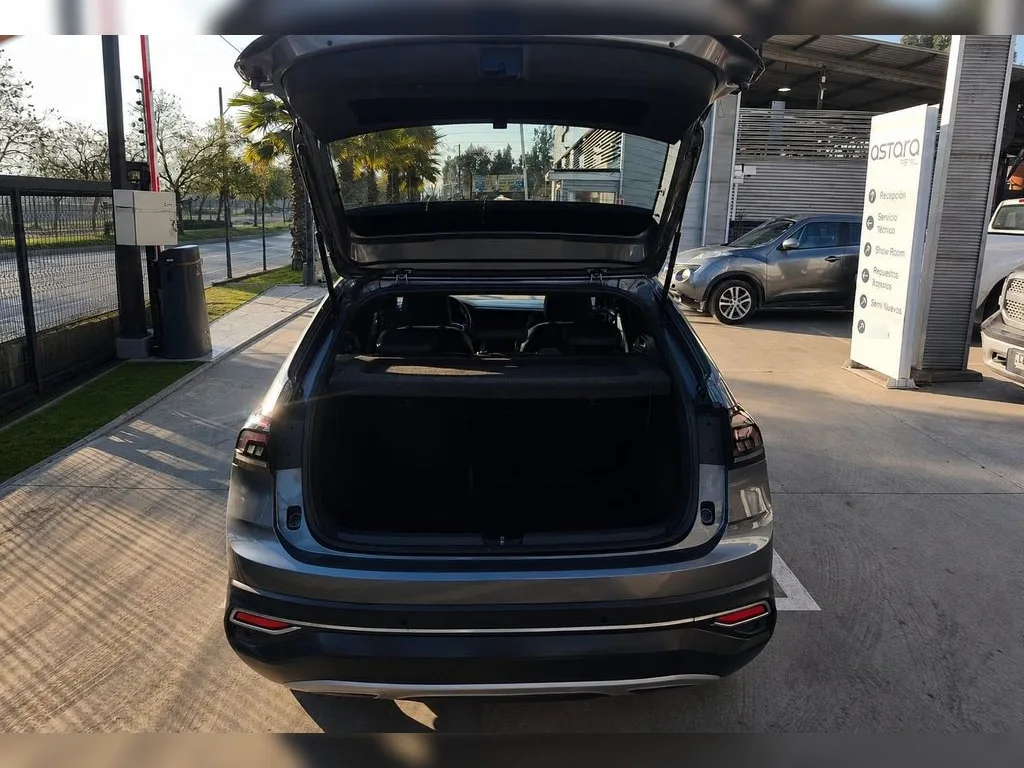 Volkswagen Nivus 1.0t At Tsi Higline año 2022