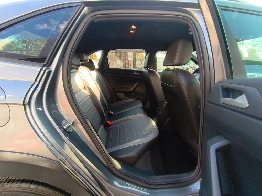 Volkswagen Nivus 1.0t At Tsi Higline año 2022