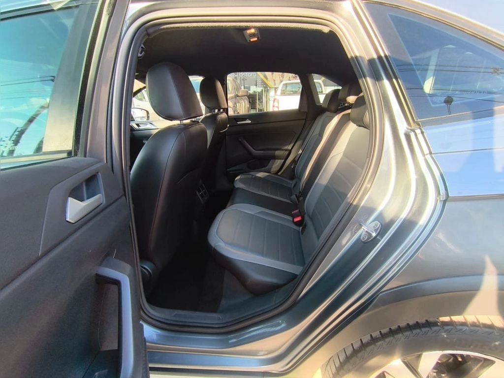 Volkswagen Nivus 1.0t At Tsi Higline año 2022