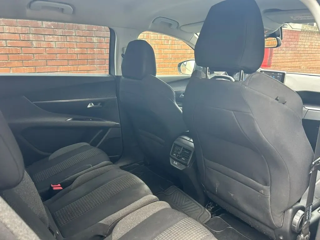 Peugeot 5008 1.5 Allure Diesel 4x2 130 At 5p año 2019